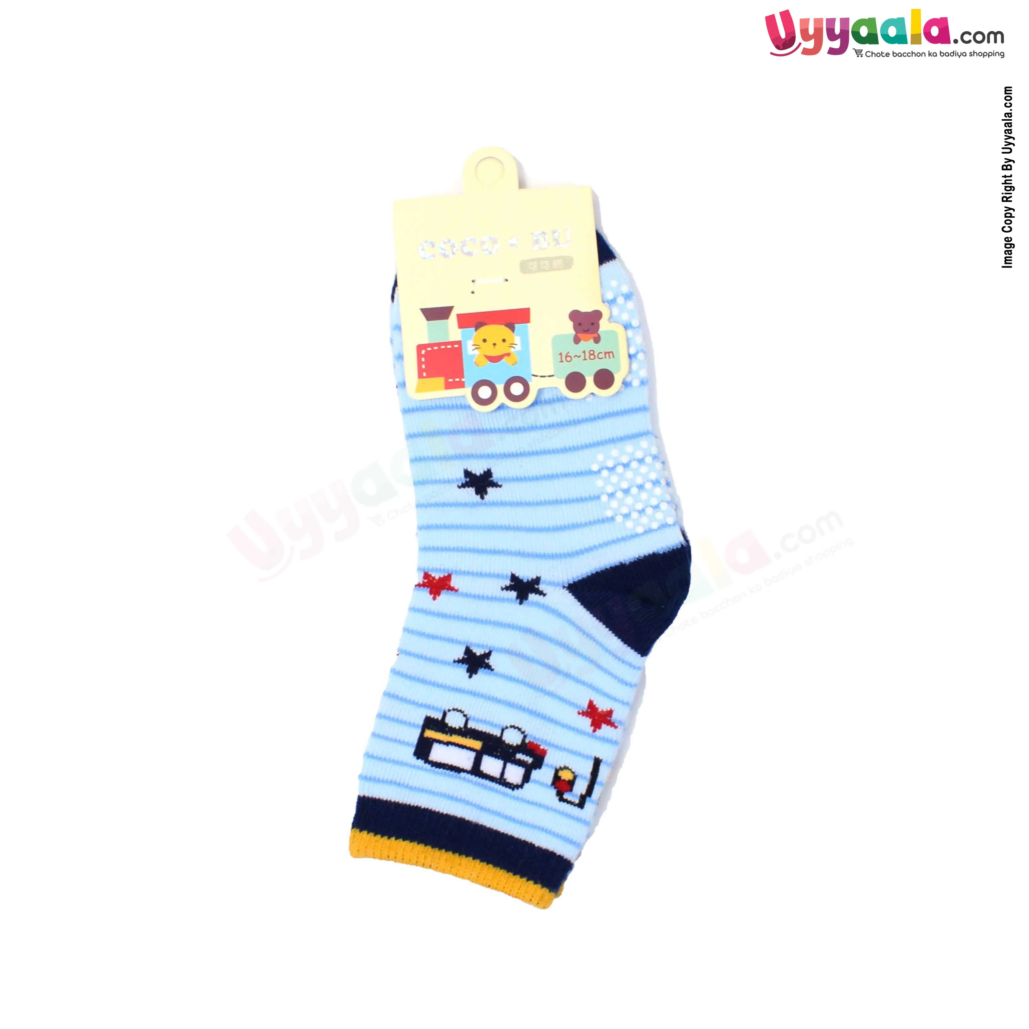 COCO BU Grip Socks Boy with Star Print (16-18cm) - Blue